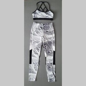 Workout Empire Arctic Snow Matching Black & White Set